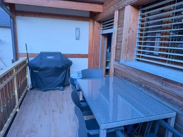 Zu vermieten: Superbe 3.5 Zimmer-Penthouse in Mollens