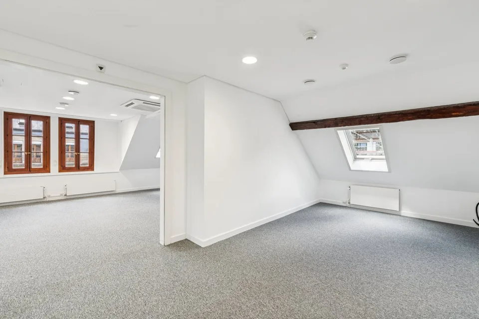 198 m2 - Superfici di alta qualità nel cuore del quartiere delle banche – foto 7 di 11