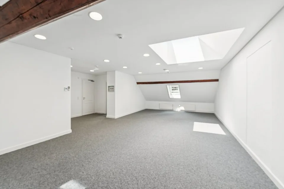 198 m2 - Superfici di alta qualità nel cuore del quartiere delle banche – foto 6 di 11