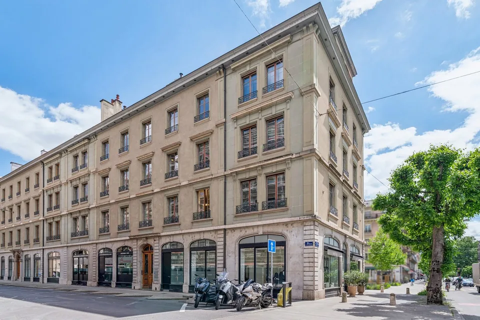 198 m2 - Surfaces de haut standing au cœur du quartier des banques