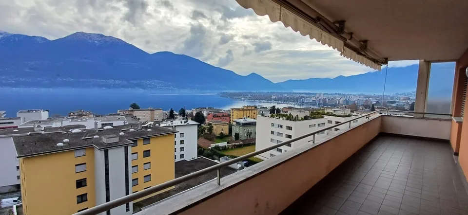 MINUSIO – ATTICO CON SPLENDIDA VISTA LAGO