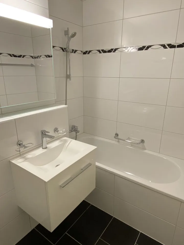Zweizimmerwohnung renoviert in Sierre mit atemberaubendem Blick – Foto 9 von 11