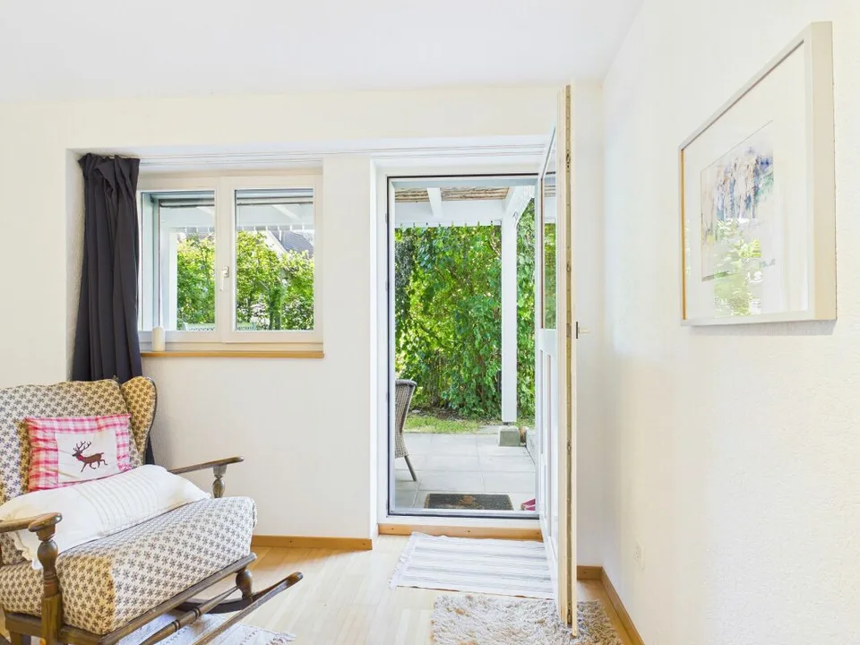 Lichtdurchflutete 4.5-Zimmer-Gartenwohnung mit Gartensitzplatz