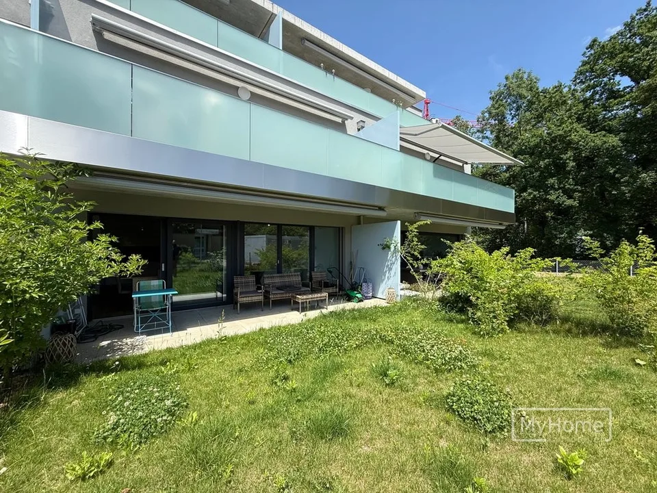 Schönes Apartment mit 2.5 Zimmern und schönem privatem Garten