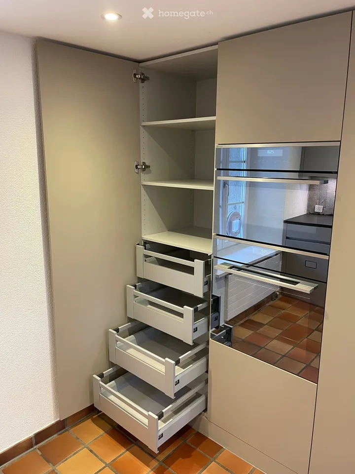 Renovierte 3.5 Zimmer "Altbau-Wohnung" in Brunegg