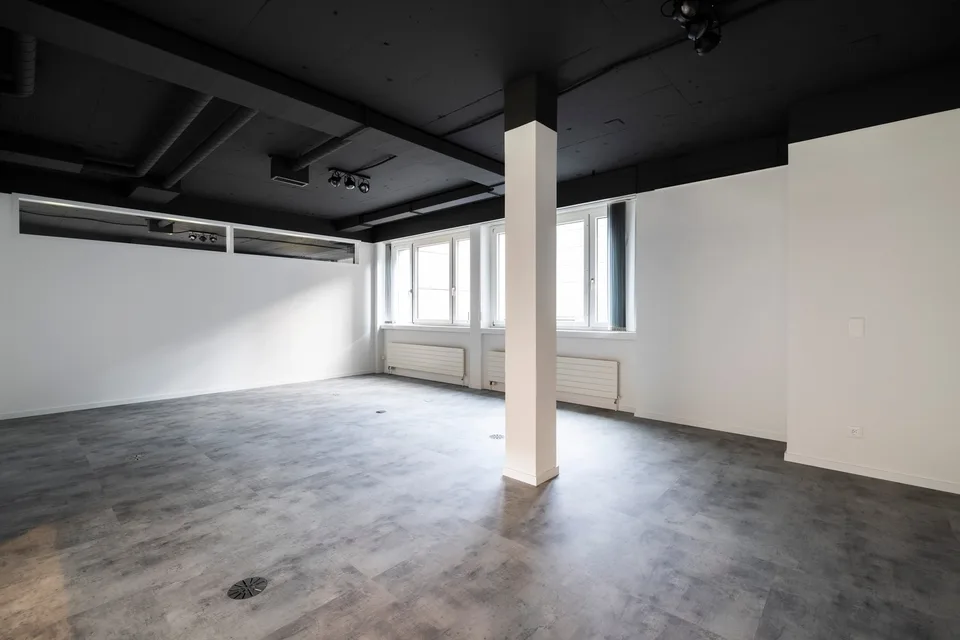 Spazio ufficio centrale in uno spazio di lavoro moderno a Buchs