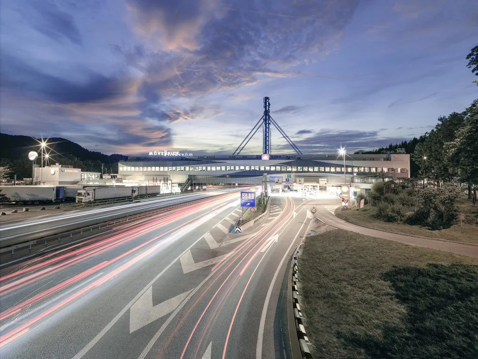 Hochfrequentierte Corner-Retailfläche 82 m² Autobahnraststätte Würenlos – Foto 7 von 7