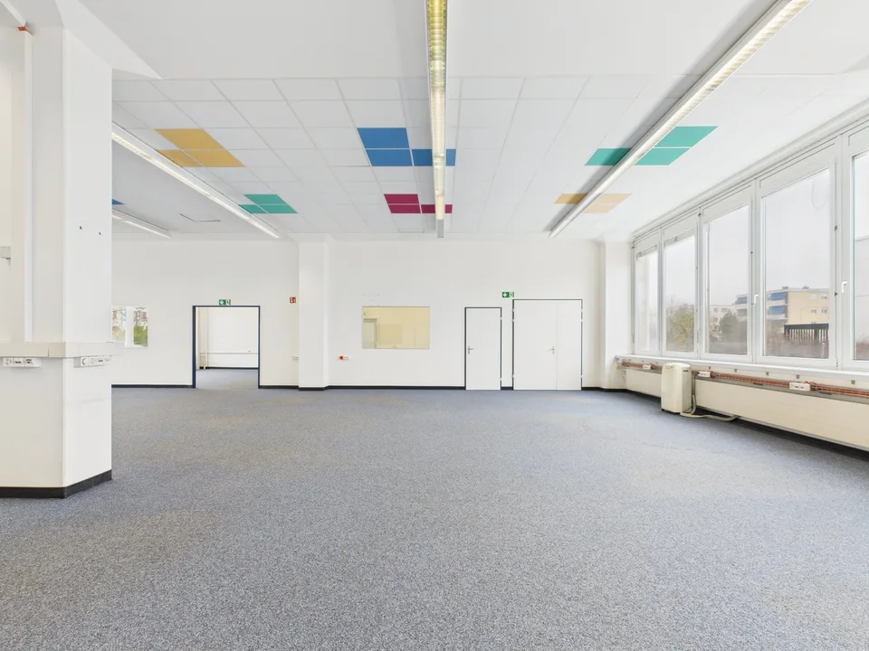 350m2 vielseitig nutzbare Bürofläche (Praxis, Kita, Physio) – Foto 6 von 11