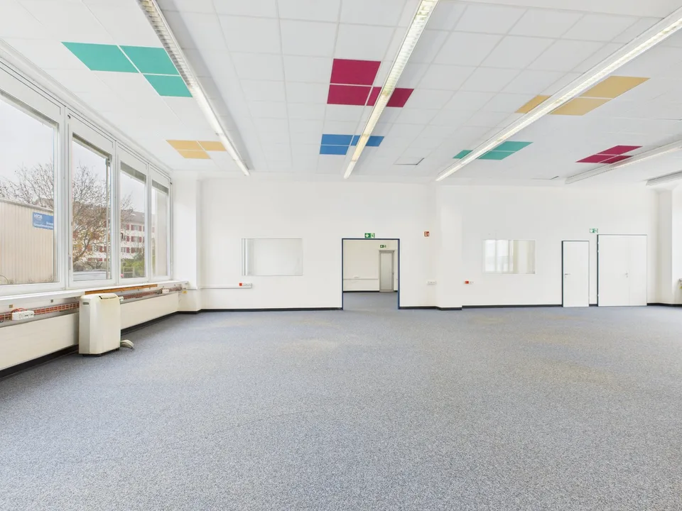 350m2 di spazio ufficio polivalente (studio, asilo, fisio)