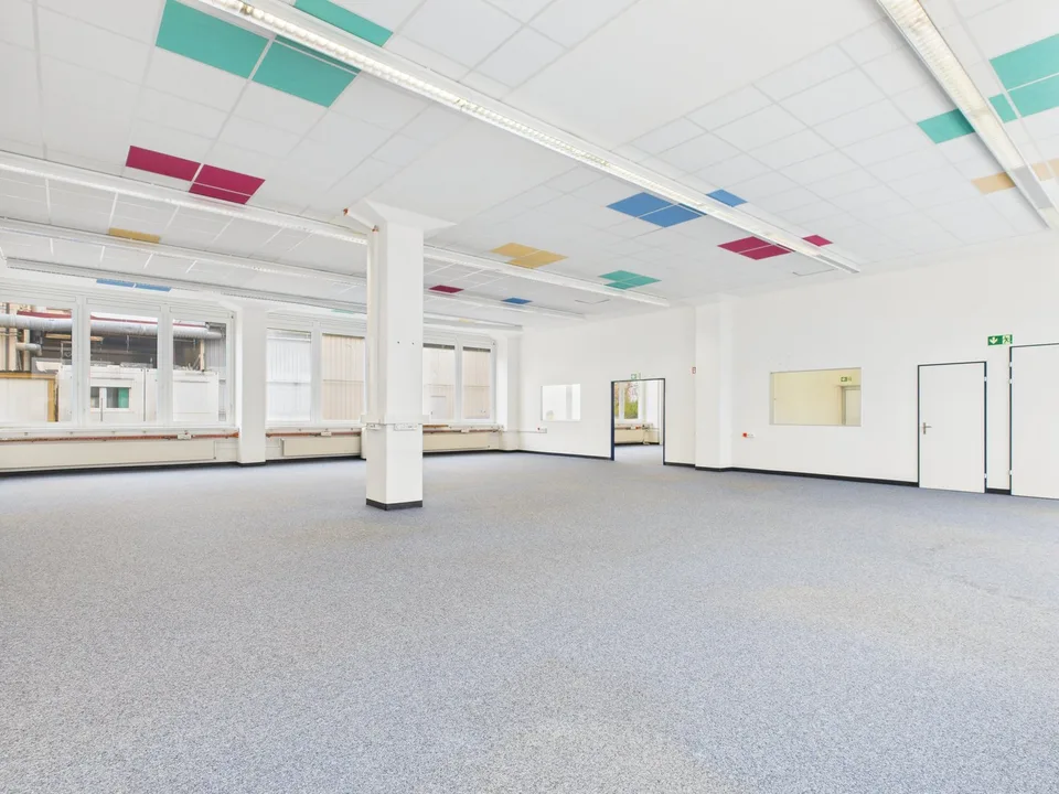 350m2 vielseitig nutzbare Bürofläche (Praxis, Kita, Physio) – Foto 7 von 11
