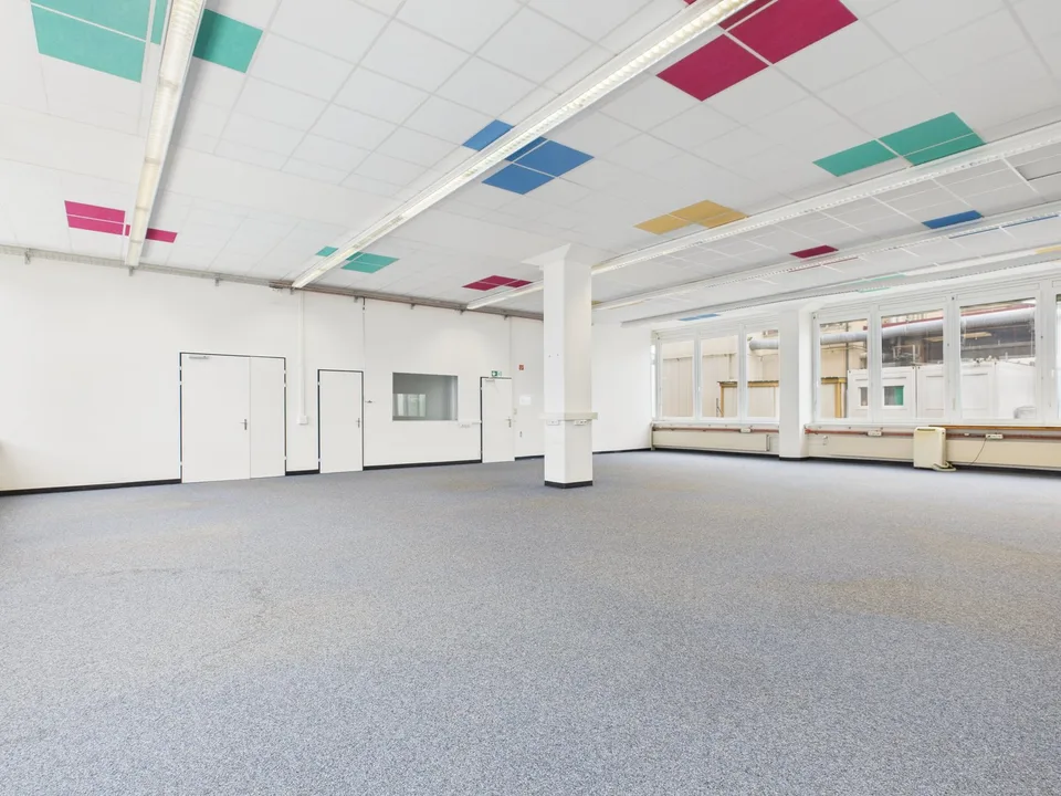 350m2 vielseitig nutzbare Bürofläche (Praxis, Kita, Physio) – Foto 8 von 11