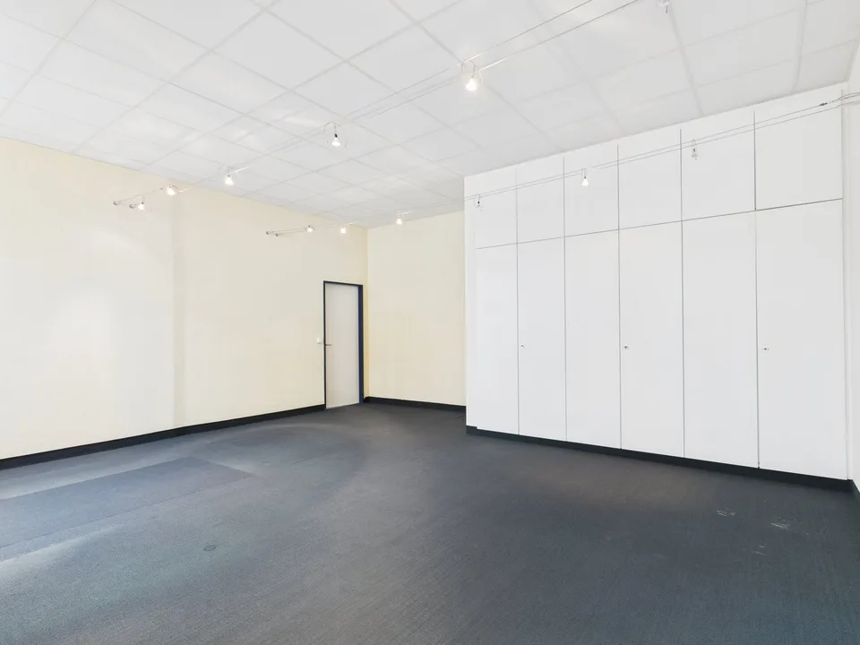 350m2 vielseitig nutzbare Bürofläche (Praxis, Kita, Physio) – Foto 9 von 11