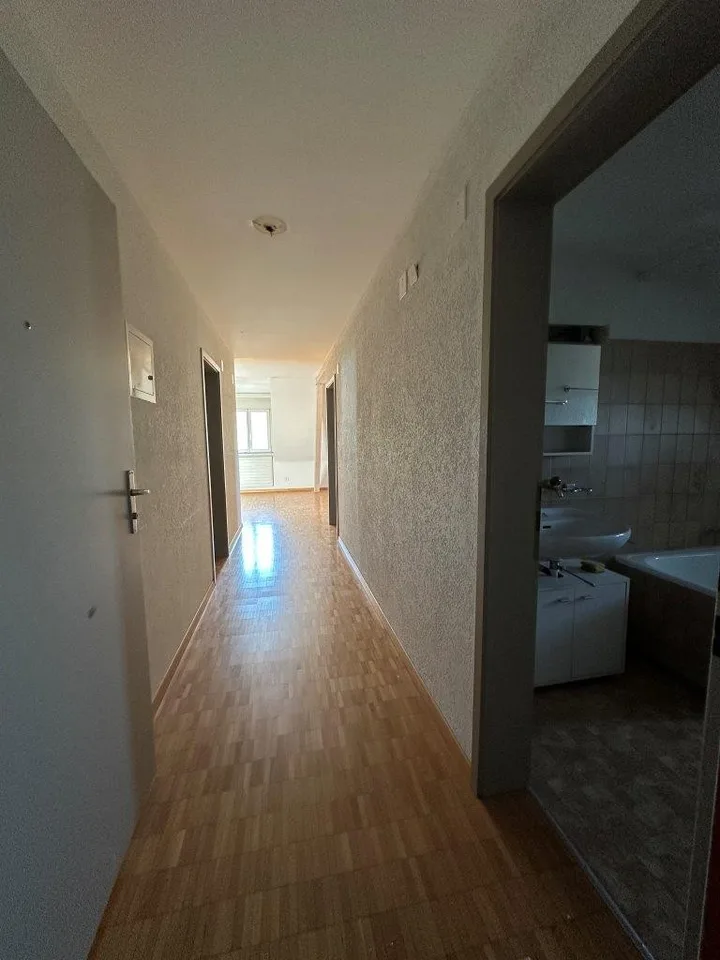 Charmante 3.5-Zimmer-Dachwohnung mit Parkplatz in St. Gallen