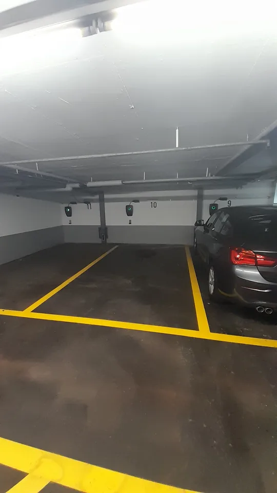 Ab CHF 100.00 Tiefgaragenabstellplätze an Toplage / NEU: Ladeinfrastruktur Elektrofahrzeuge