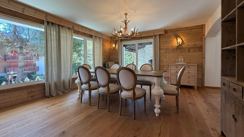 1.6007L. Chalet for rent in the center of Crans