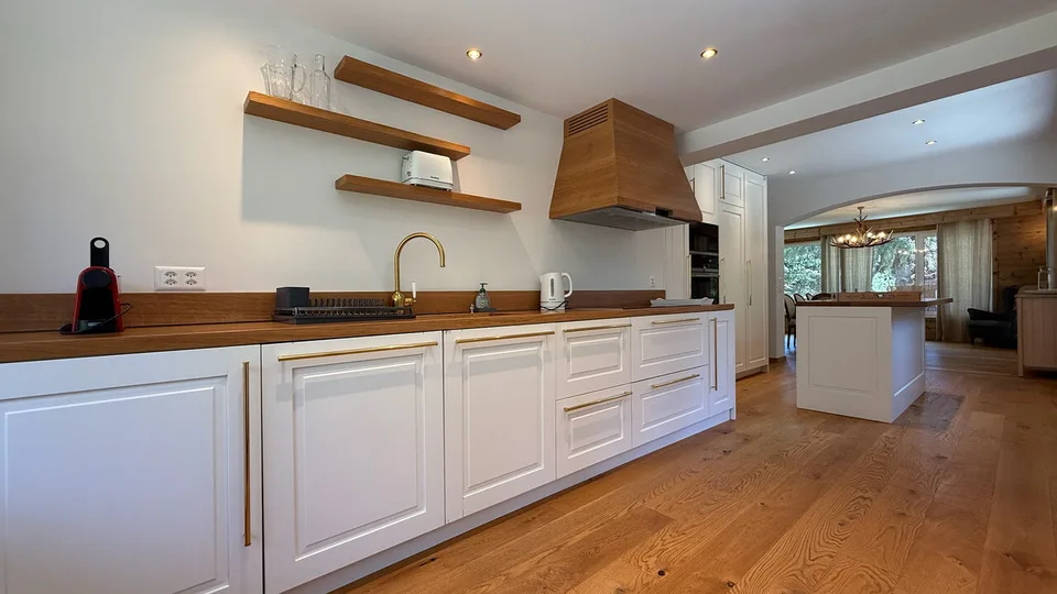 1.6007L. Chalet for rent in the center of Crans