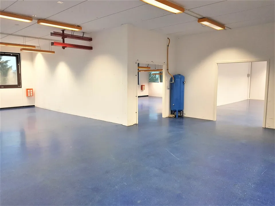860m2 office and/or workshop space - Satigny