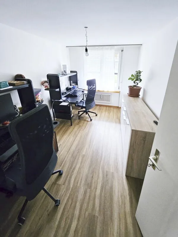 Helle und ansprechende 4½ Zimmer Wohnung – Foto 9 von 21