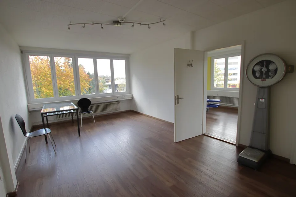 Wunderschöne Büro- oder Praxisräume im 3. OG – Foto 9 von 10