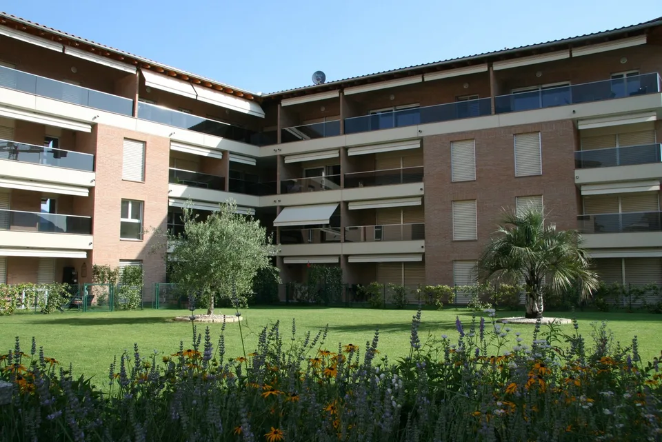 Elegante 3.5 locali in posizione centrale ma tranquilla in Ascona