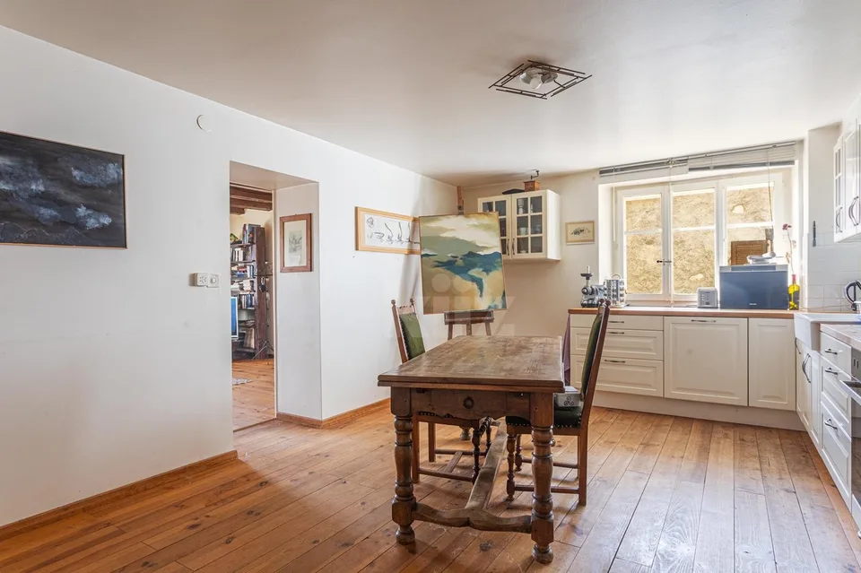 Sehr schönes Apartment mit Charme