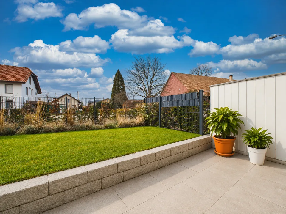 MODERN WOHNEN AUF DREI ETAGEN - REIHENFAMILIENHAUS MIT CARPORT