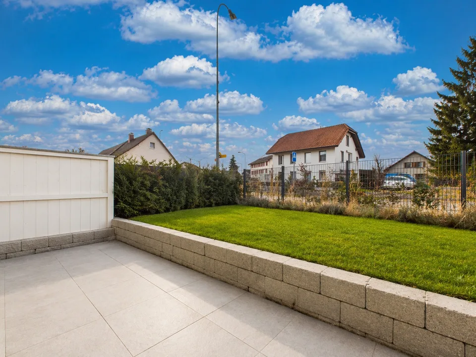MODERN WOHNEN AUF DREI ETAGEN - REIHENFAMILIENHAUS MIT CARPORT