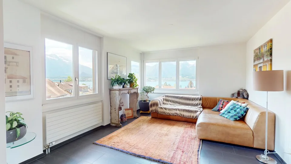 Grosszügige 4.5 Zimmer Wohnung mit 2 EHP