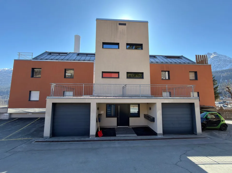 Incantevole appartamento di 4 locali con garage a Scuol PRIMA OCCUPAZIONE