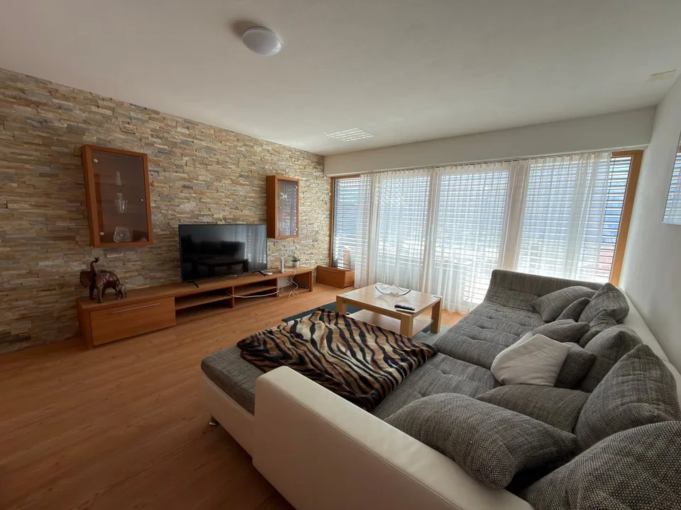 Charmante 4-Zimmer-Wohnung mit Garage in Scuol ERSTWOHNUNG