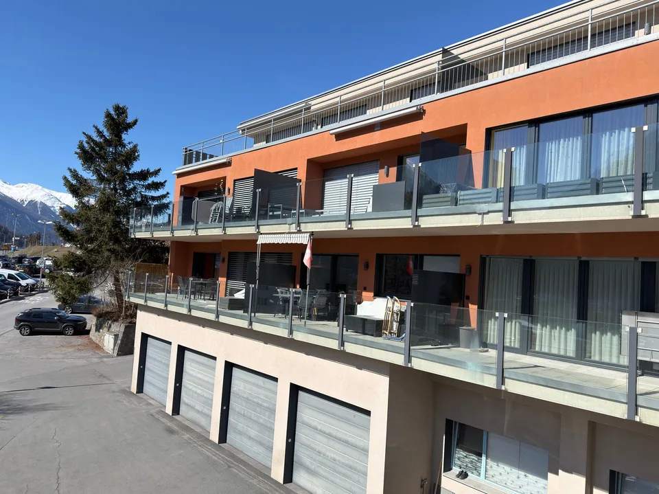 Incantevole appartamento di 4 locali con garage a Scuol PRIMA OCCUPAZIONE