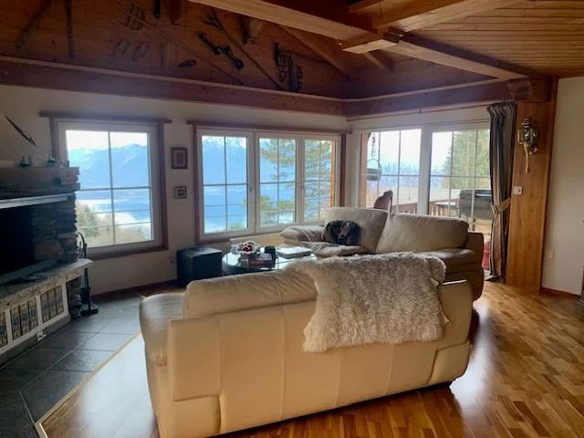 Ondallaz, beau chalet de 4,5 pièces avec jacuzzi – photo 6 of 11