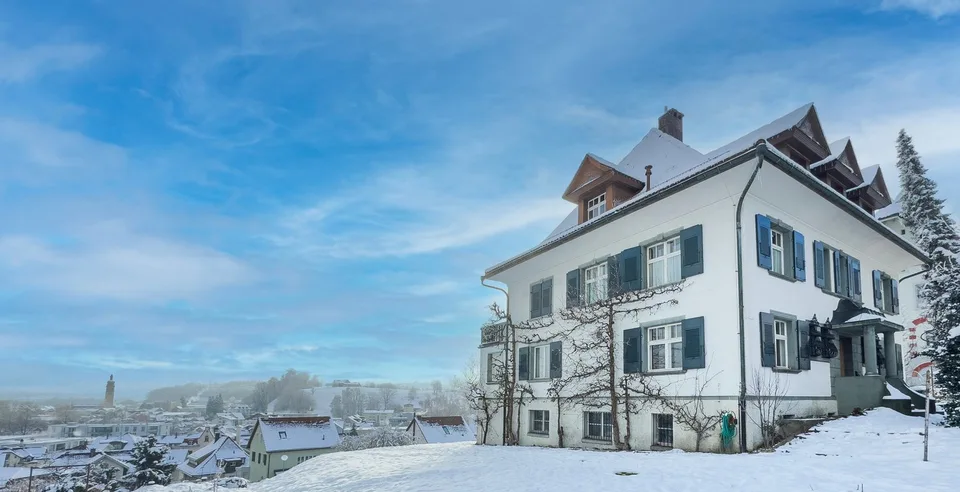 herrschaftliche Villa in Flawil mit Baulandreserve