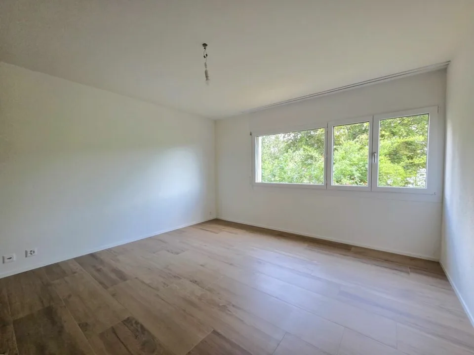Quietly located 3.5-room ground floor apartment with a lovely garden and a view of the green surroundings – photo 6 of 12