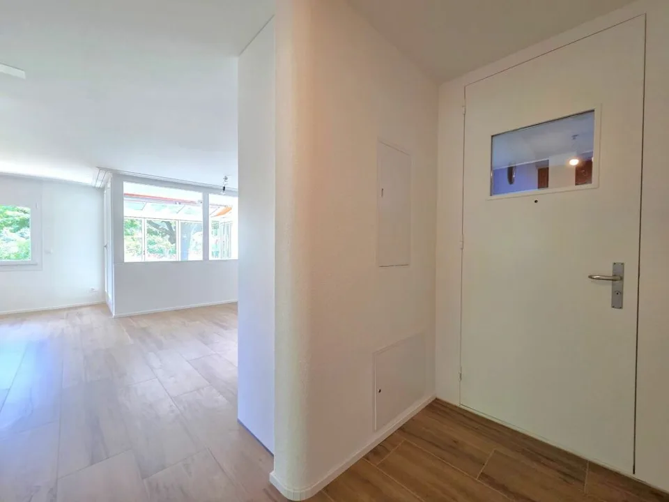 Quietly located 3.5-room ground floor apartment with a lovely garden and a view of the green surroundings – photo 8 of 12