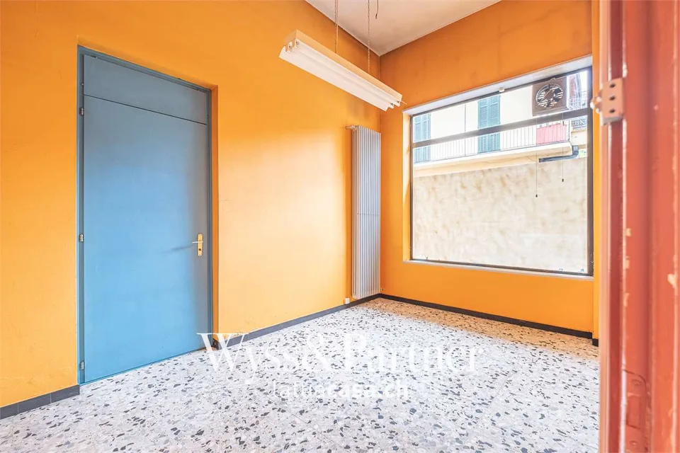 Chiasso - spazio commerciale con grande visibilità