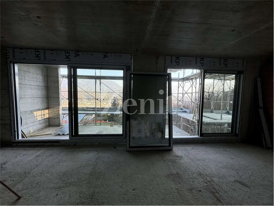 Duplex-Wohnung 5.5 in neuer Bauweise in Manno