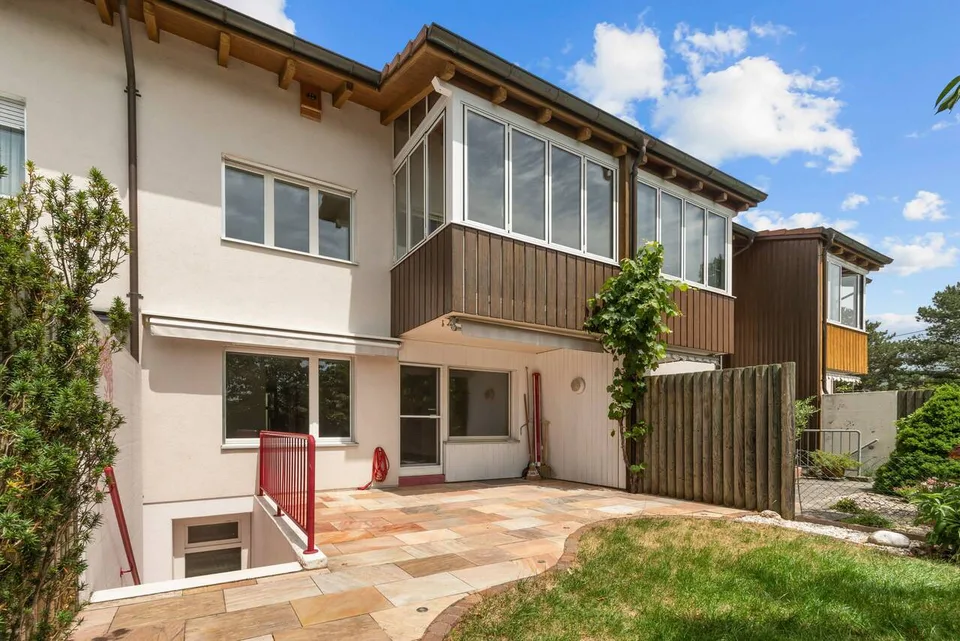 Casa a schiera familiare in una posizione ben collegata!