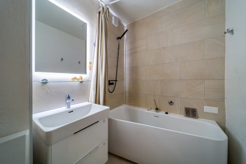 APPARTEMENT RENOVÉ ~10% DE RDT AUF EIGENMITTEL - GARAGE BOX - EXKLUSIV
