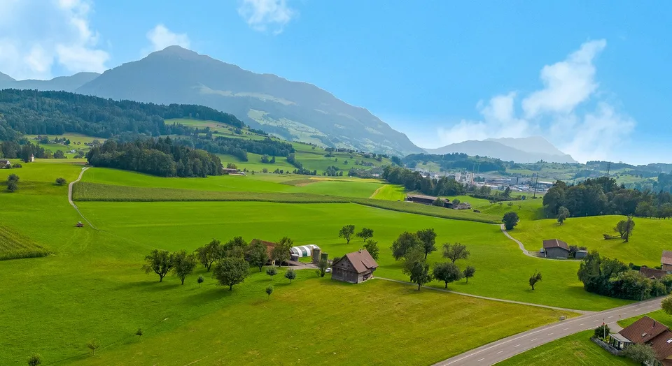 Propriété avec projet de rénovation approuvé à Risch – photo 6 sur 7