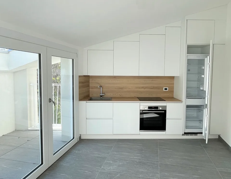 Nouveau bâtiment de 5 unités d'habitation, immergé dans la nature
