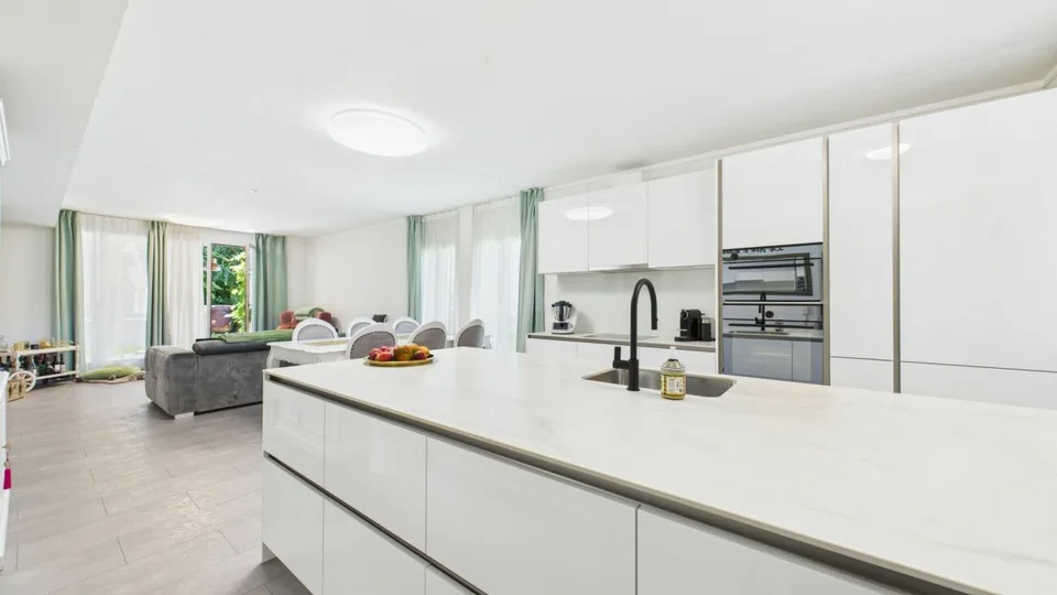 Familienfreundlich, hell & modern - Gartenwohnung mit Stil.