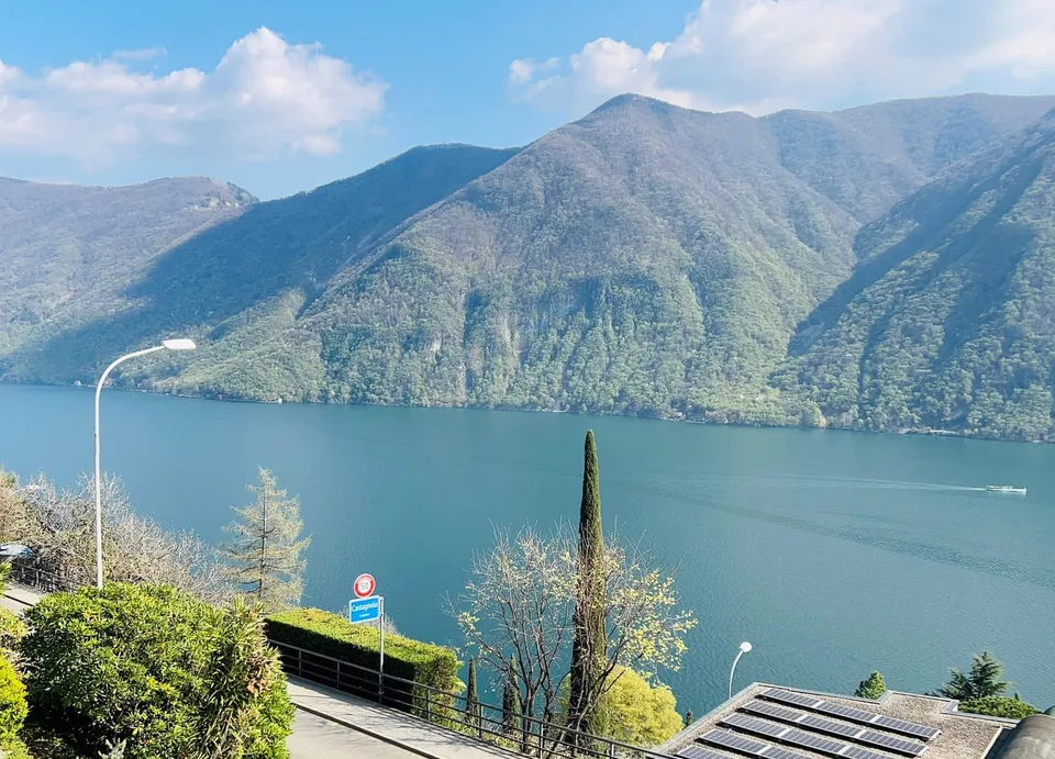 CASTAGNOLA - IMPERDIBILE VISTA LAGO / EINZIGARTIGER SEEBLICK