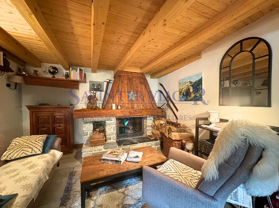 Propriété à 15 minutes des pistes, vue panoramique. Vente à Terme.