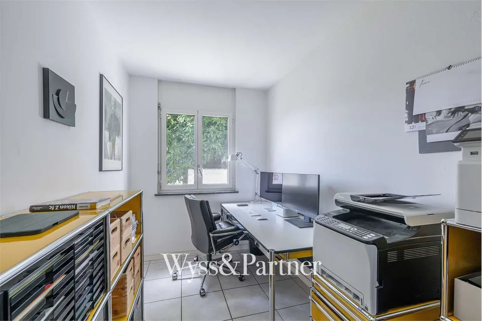Bright and modern 5-room apartment in Gordola: your new oasis of tranquility – photo 9 of 13