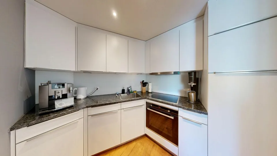 Moderne 2-Zimmer-Wohnung mit grossem Sitzplatz – Foto 7 von 10