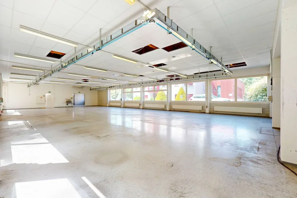 Moderne Gewerbehalle mit Büro und vielseitigem Nutzungspotenzial in Marly – foto 18 di 26