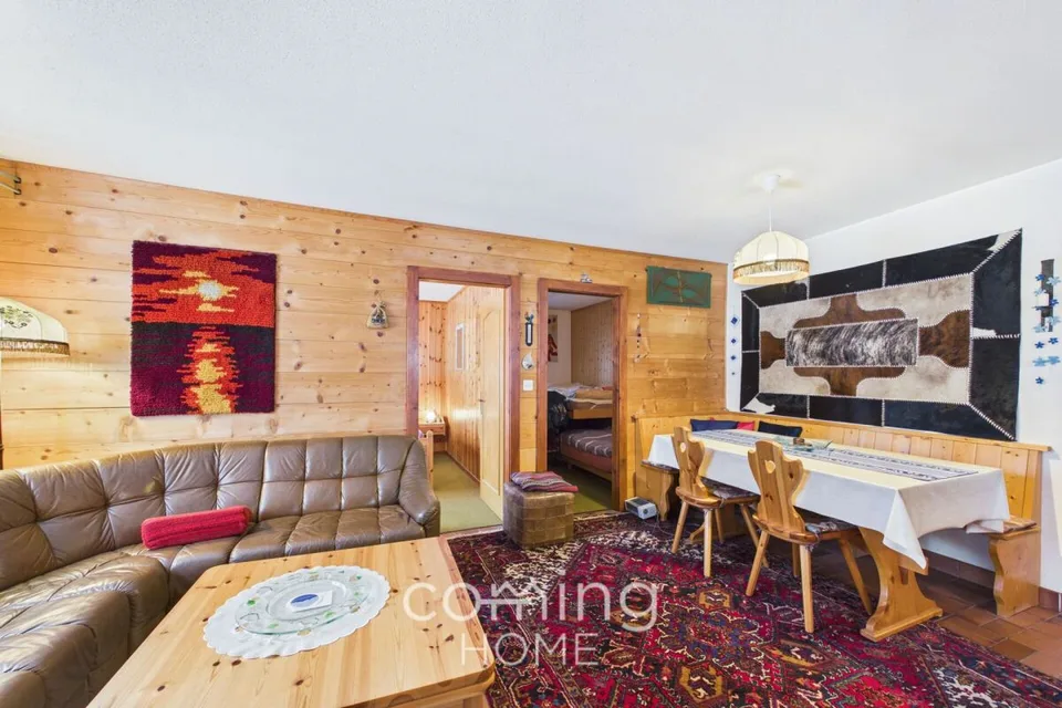 Wohnen heute, bauen morgen - Chalet mit 1'800 m² Baulandreserve in sonnigem Bürchen