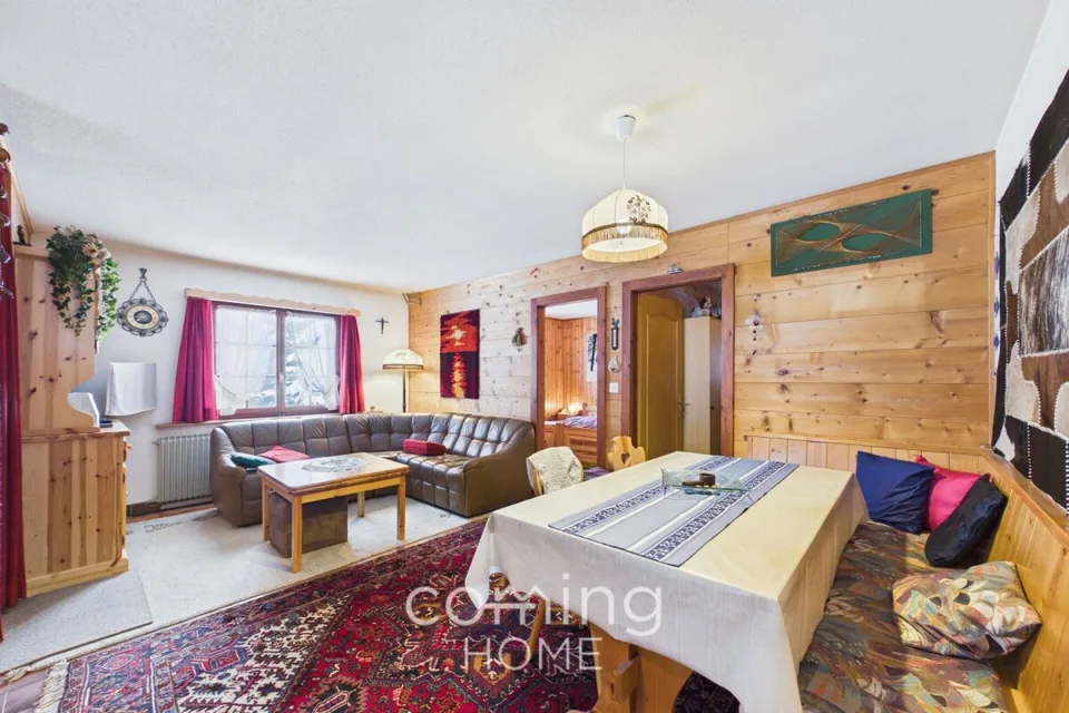 Wohnen heute, bauen morgen - Chalet mit 1'800 m² Baulandreserve in sonnigem Bürchen