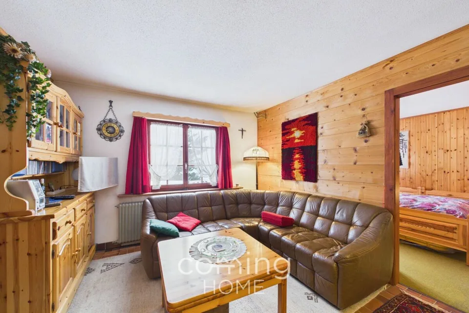 Wohnen heute, bauen morgen - Chalet mit 1'800 m² Baulandreserve in sonnigem Bürchen